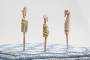 Francia, Dieppe, inizio XIX secolo, osso parzialmente policromo, Re: 10 cm